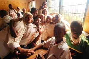 7 jours de trekking dans les parcs nationaux de Gombe et de Mahale et visites locales