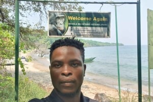 7 jours de trekking dans les parcs nationaux de Gombe et de Mahale et visites locales