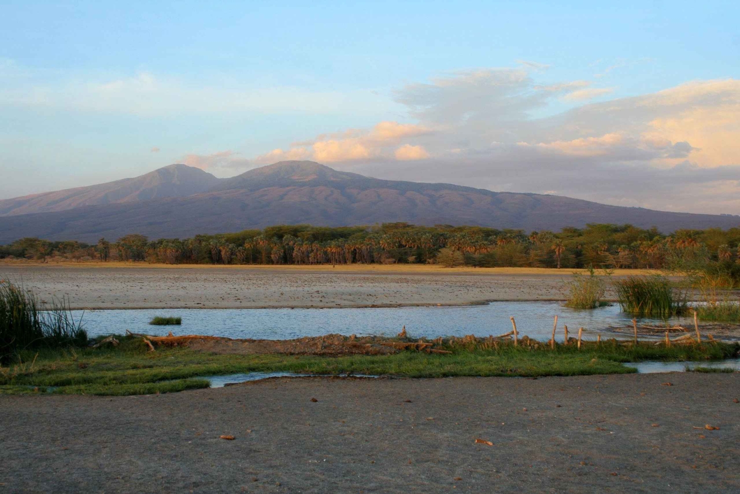 Arusha: 3-Day Lake Eyasi Trip and Safari