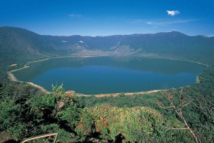 Arusha: 6-Day Ngorongoro Highlands Trek with Lake Natron