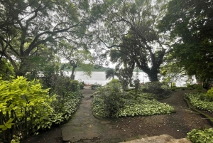 Arusha: Kombi-See Duluti Wanderung und Kanutour, Transfer