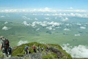 Arusha: Tour de 3 días al lago Natron con visita a una aldea masái