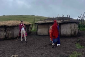 Arusha/Moshi: tour del villaggio Masai e sorgenti calde di Chemka