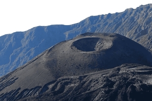 Arusha: Mount Meru 4-dagers vandretur med overnattingssted