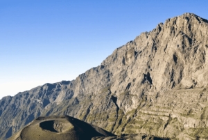 Arusha: Mount Meru 4-dagers vandretur med overnattingssted