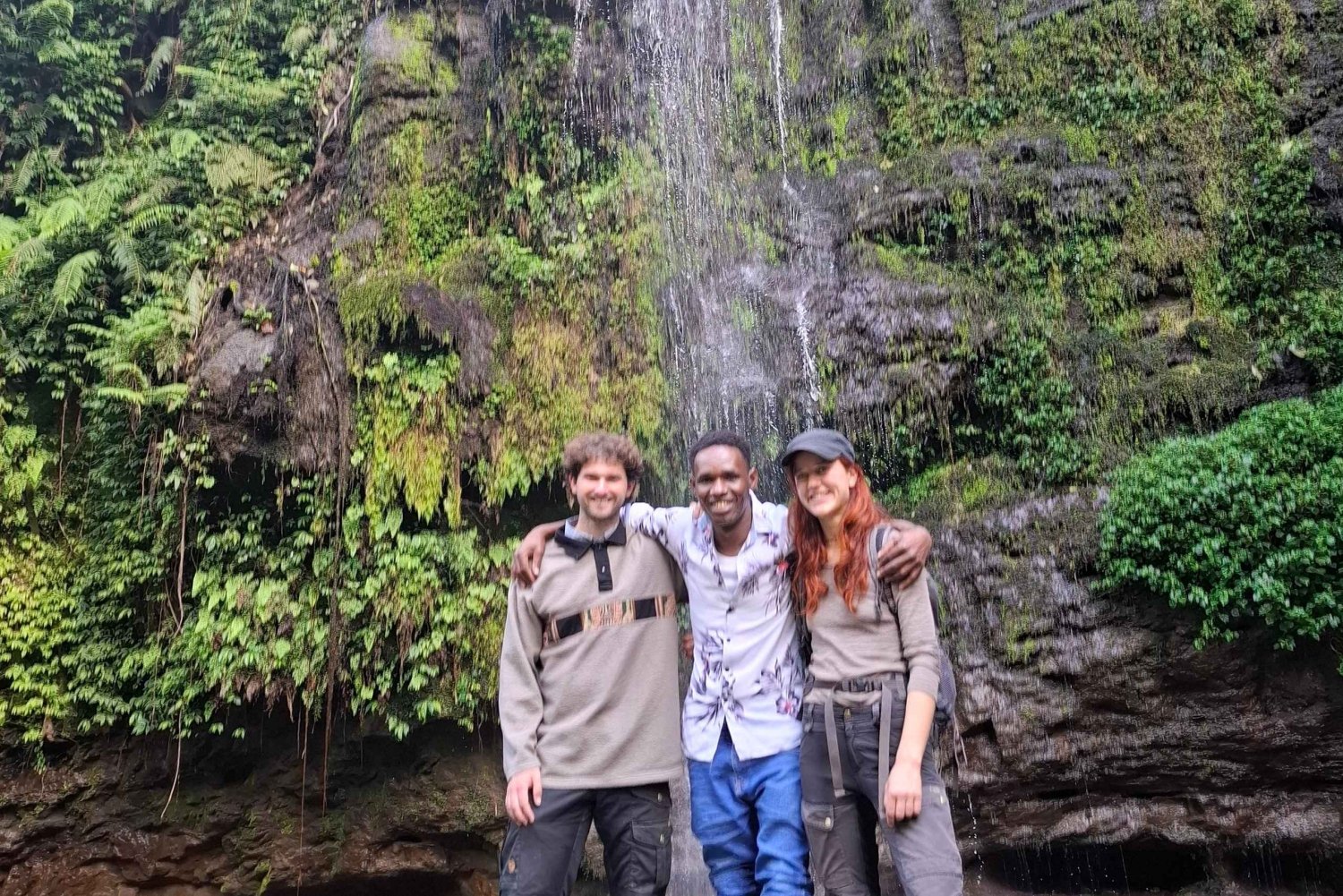 Аруша: пешая прогулка с гидом к водопадам Напуру и посещение деревни