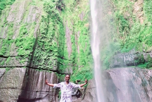 Аруша: пешая прогулка с гидом к водопадам Напуру и посещение деревни