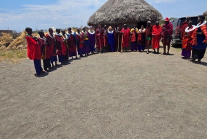 Аруша: ночь в деревне масаи.