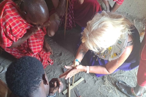 Аруша: ночь в деревне масаи.