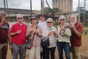 Arusha: Sinoni Community Walking Tour with Street Food