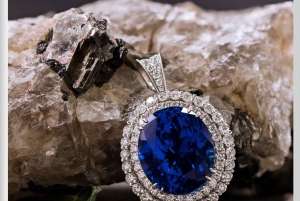 Arusha: Tanzanite Museum and Shopping Tour with Transfer