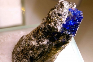 Arusha: Tanzanite Museum and Shopping Tour with Transfer
