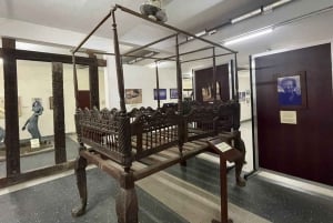 ダルエスサラーム：専用車による6時間の市内観光ツアー