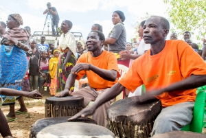 ダルエスサラーム：専用車による6時間の市内観光ツアー