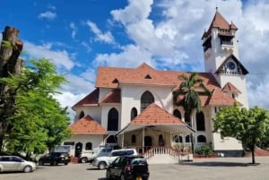 Dar es Salaam : visite guidée de la ville avec guide et chauffeur