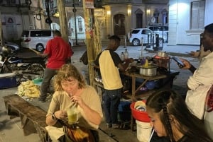 ダルエスサラーム：屋台の食べ物グルメツアー（現地ガイドによる案内付き）