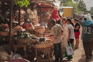 ダルエスサラーム：魚市場、生鮮市場、アートマーケットツアーをご案内します