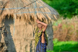 Matkapäivä Makuyunin villieläinpuistoon ja vierailu masai-kylään