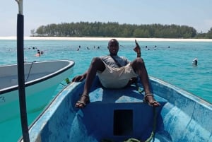 Excursión con delfines y snorkel en la isla de Mnemba