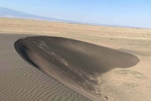 Desde Arusha: Tour de 2 días al lago Manyara y al cráter Ngorongoro