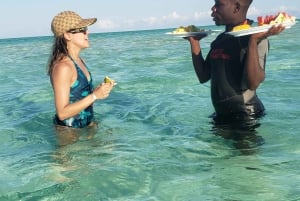 From Kendwa: Mnemba Boat Trip and Dolphin Snorkel Adventure
