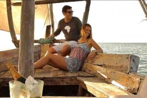 FRA NUNGWI; DHOWCRUISE I SOLNEDGANGEN