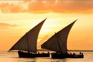 FRA NUNGWI; DHOWCRUISE I SOLNEDGANGEN