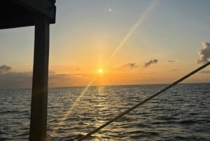 FRA NUNGWI; DHOWCRUISE I SOLNEDGANGEN