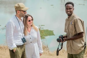 ザンジバル発：フライトとランチ付きの最高の一日サファリ ミクミ