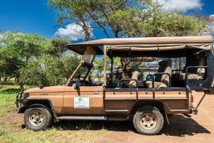 ザンジバル発：フライトとランチ付きの最高の一日サファリ ミクミ