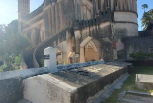 History stone town walking tour and shopping