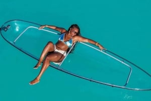 La playa de Kendwa; Un kayak transparente