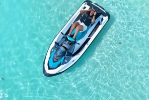 ケンドワビーチでジェットスキー体験をお楽しみください