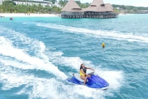 ケンドワビーチでジェットスキー体験をお楽しみください