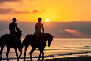 Kendwa: giro a cavallo nella giungla e nel villaggio al tramonto