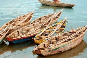 キゴマ：タンガニーカ湖ツアーとカヌー遊覧をお楽しみください