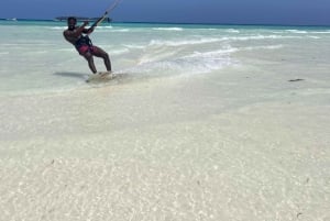 Кайтсерфинг: частные уроки напротив Мнембы, Занзибар — начинающие/средний уровень