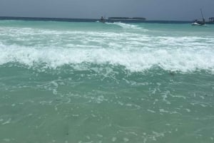 Кайтсерфинг: частные уроки напротив Мнембы, Занзибар — начинающие/средний уровень