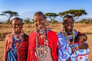 Besøg i Maasai-landsby og Chemka Hot Springs med varm frokost