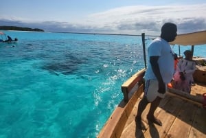 Matemwe: Passeio de barco para ver golfinhos e fazer snorkeling na Ilha Mnemba