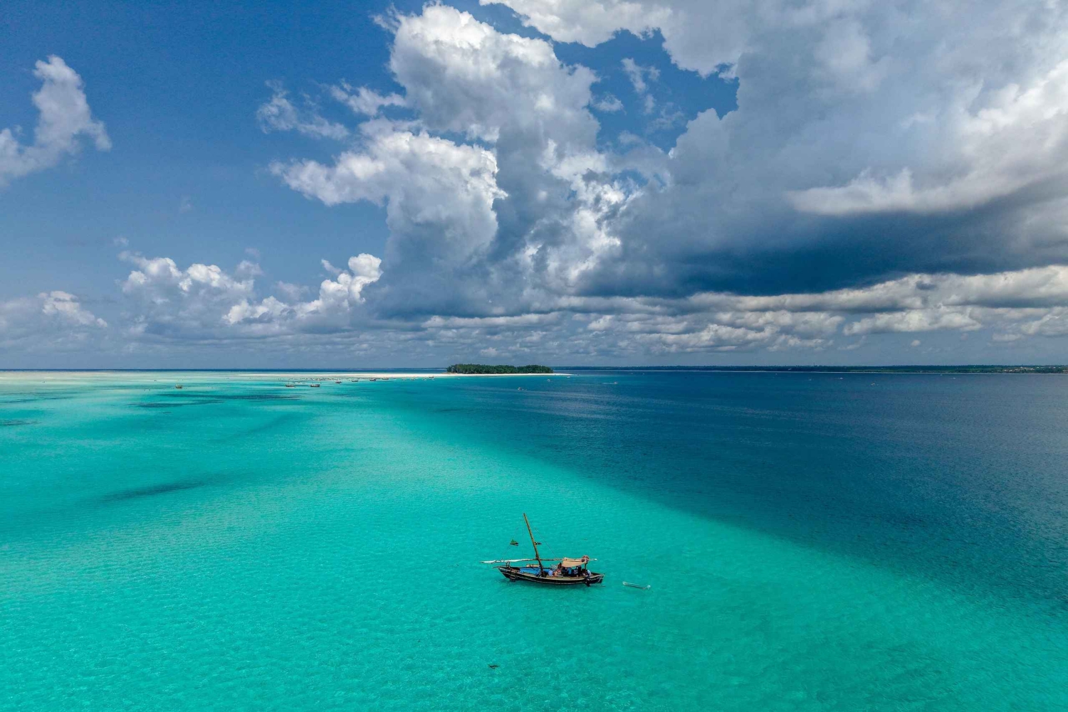 Sansibar: Schnorcheltour zur Insel Mnemba mit Mittagessen