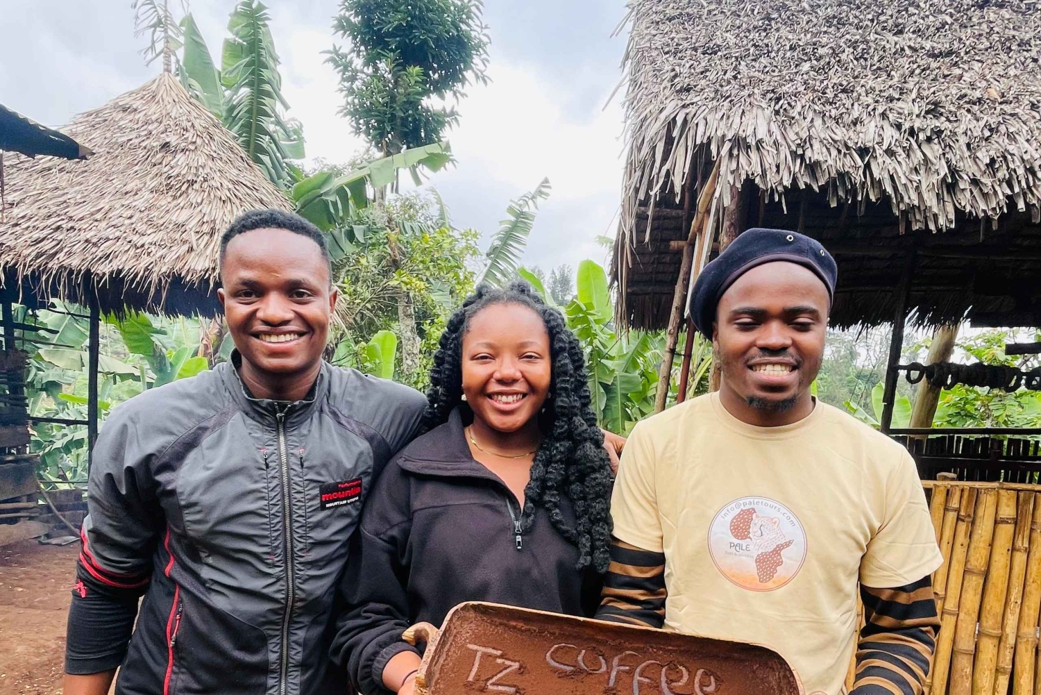 Moshi/Arusha: Materuni-fossen, kaffetur og varme kilder