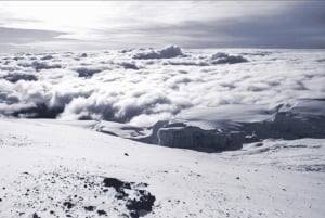 Moshi: Kilimanjaro 2-Day Marangu Route Trek