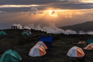 Moshi: Kilimanjaro 2-Day Marangu Route Trek