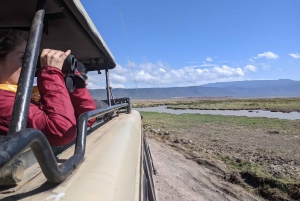 Moshi: excursión de un día al lago Chala con caminata guiada y almuerzo