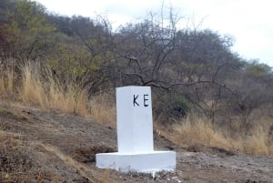 Moshi: Lake Chala Tour: Hiking &/or Kayaking