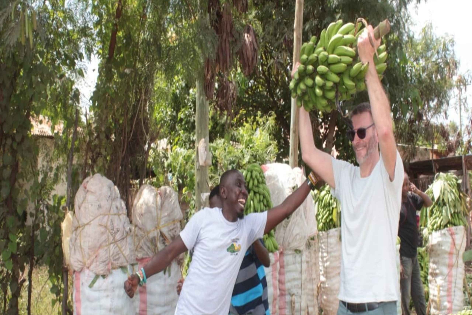 Explora Ngorongoro e Manyara com ciclismo