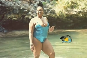 نونجوي السباحة والغطس مع السلاحف في بحيرات زنجبار في زنجبار