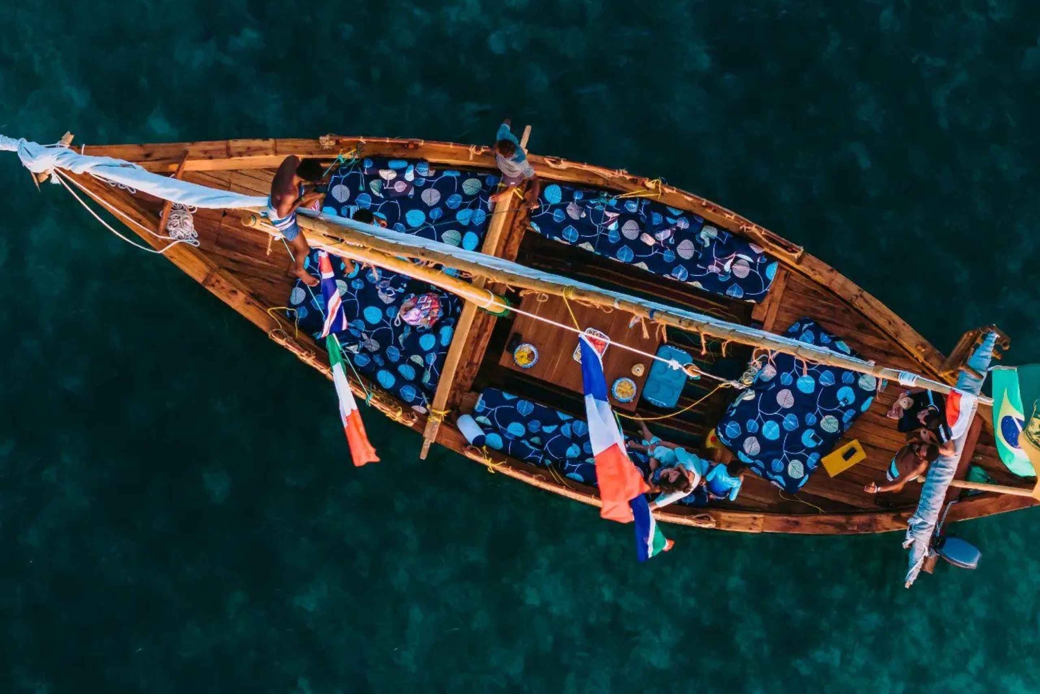 Nungwi, Zanzibar: Privat solnedgangscruise med musikk og snacks