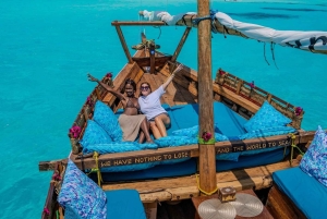 Nungwi, Zanzibar: Privat solnedgangscruise med musikk og snacks